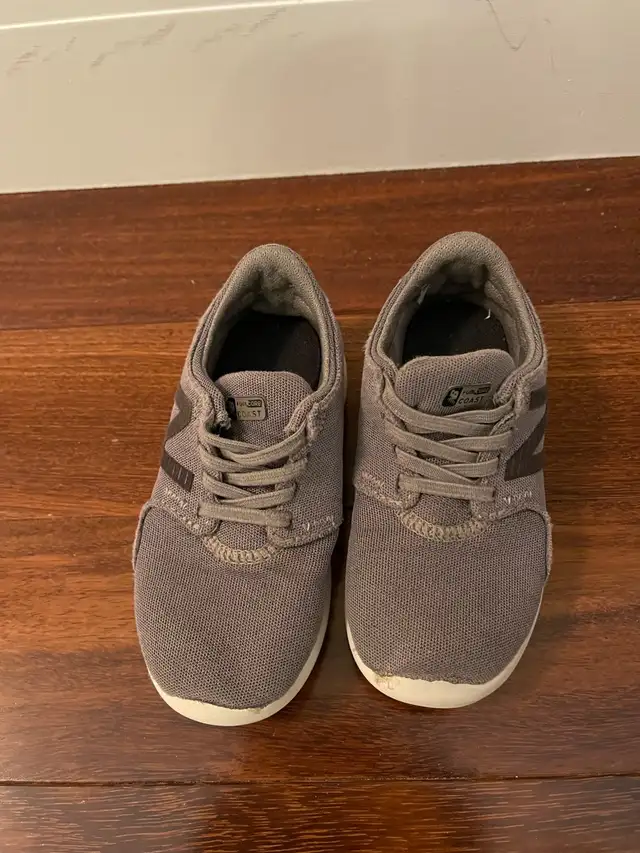 BOYS SHOES Size 9 in Kids & Youth in Oakville / Halton Region - Image 2