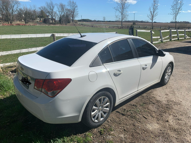 2011 Chevrolet Cruze in Cars & Trucks in Chatham-Kent - Image 3