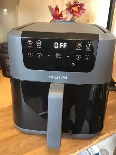 Instant Pot® 5.3QT VORTEX® Plus Air Fryer, Truffle New , never used 4 Cooking Functions: Air fry, ba...