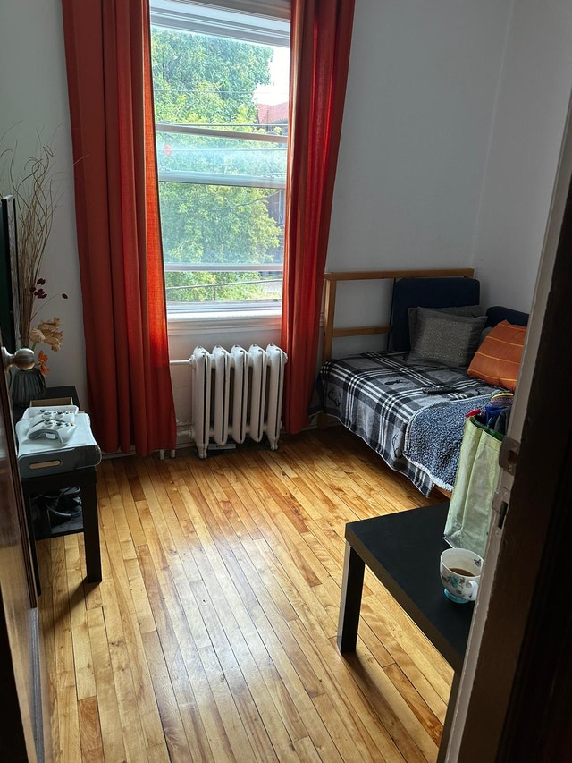Chambre meublée à louer dans 5 ½ à 2 min du métro Snowdon — photo 3