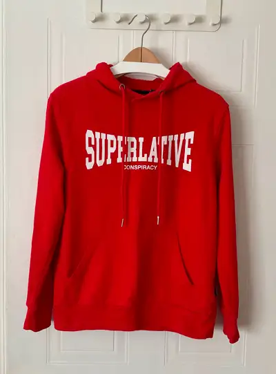 5 Hoodies femme/fille en taille petit,Ardene,Conspiracy,urban planet… ensemble pour 15$.
