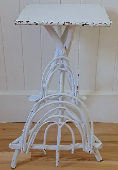 Antiquité Métier d'art. Collection. Table en branches peintes. L, View more