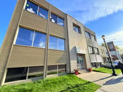 Spacious 1,700 ft² commercial unit for rent located in at Greenfield Park, Longueuil. Features inclu...