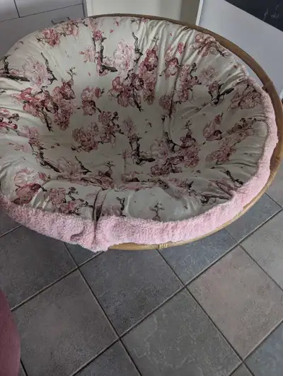 One or both includes cushions No damage pet friendly tho they've been in a separate room Fair negoti...