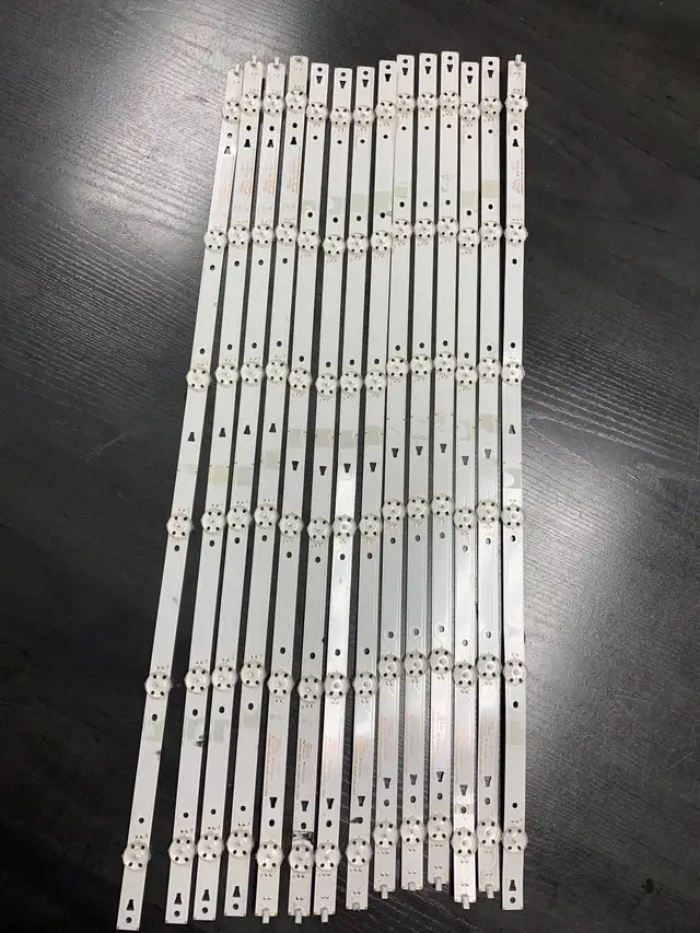 Hisense 65R6107 65” TV in TVs in West Island - Image 8