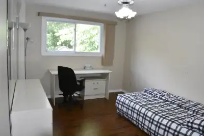 Clean & Quiet Student Rental Near UWaterloo Room for Rent: All-Inclusive & Fully Furnished Near the...