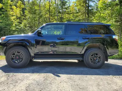 Toyota 4runner 2022 Trd Offroad 38,000km. Entretient effectué au 6 mois chez Alix Toyota. Gps et ful...