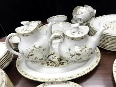 Royal Doulton Mandalay HUGE Dinner Set In Excellent Condition OB, View more