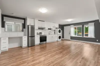 South Surrey 18 Avenue, 1 Bed 1 Bath Suite for Rent, Approx.650 SQFT Single House Basement Floor, bu...