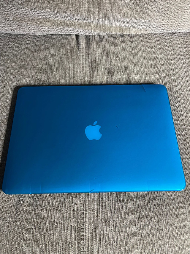 MacBook Pro 15”i7 processor Quad Core 2017 512GB SSD 16GB Ram