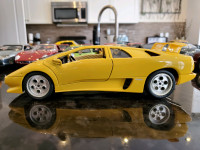 1:18 Diecast Burago 1990 Lamborghini Diablo Coupe Yellow NB