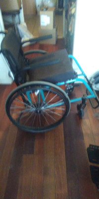 Chaise Roulante  / Wheelchair
