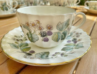 Beautiful Vintage Royal Worcester Lavinia Blackberry bone china