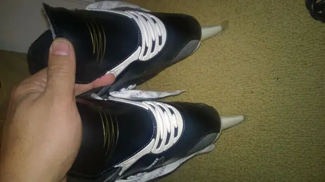 Bauer Impact 1000 SR Hockey Skates SIZE 9.5 US in Hockey in Mississauga / Peel Region - Image 6