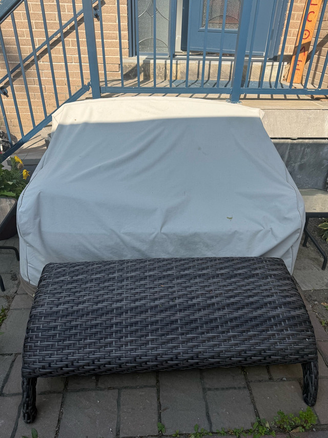 Outdoor Wicker Love Seat in Patio & Garden Furniture in Mississauga / Peel Region - Image 3
