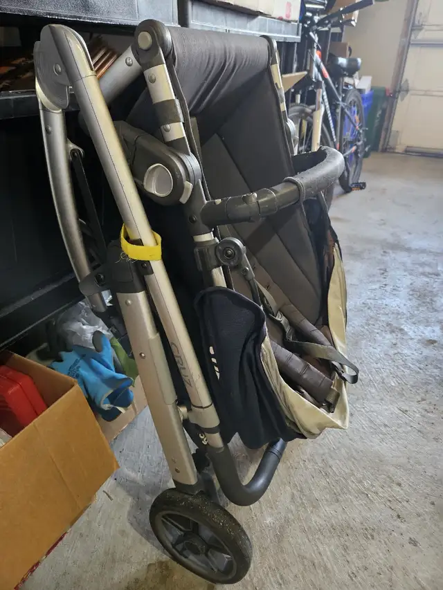 UPPAbaby Cruz stroller in Strollers, Carriers & Car Seats in Oakville / Halton Region - Image 3