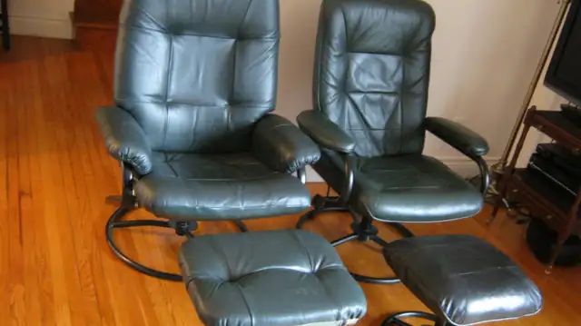 Two Leather Recliner-chairs with Ottoman. Dark green in Chairs & Recliners in Kingston - Image 5