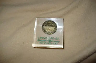 Casino Niagara, Niagara Falls Canada 1996 Grand Opening $5 Token Chip Lucite Paperweight $60