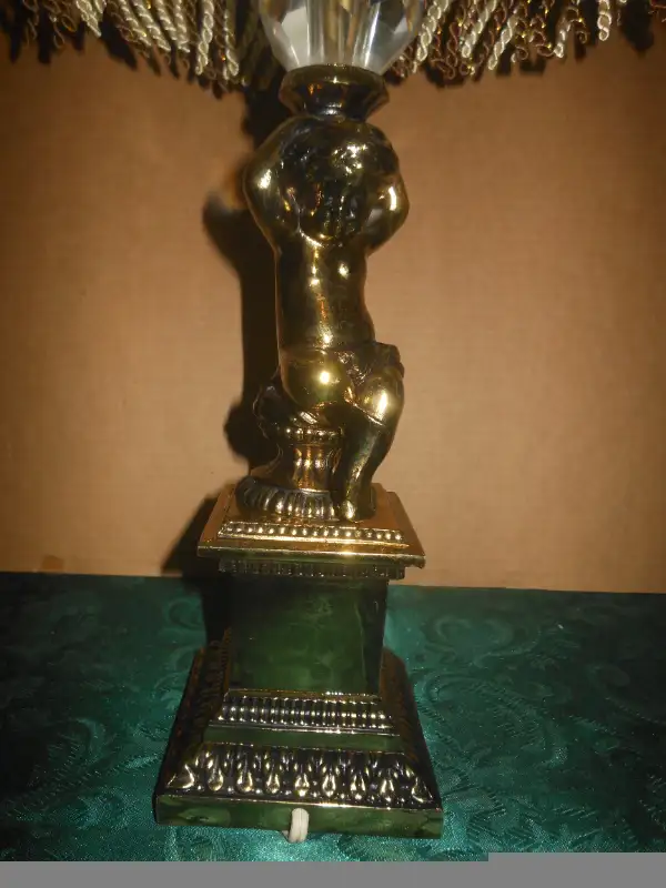 Vintage brass table lamp in Indoor Lighting & Fans in City of Montréal - Image 3