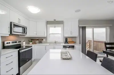 Beautiful and spacious 3-bedroom, 2.5-bathroom home with attached garage available for rent in the S...