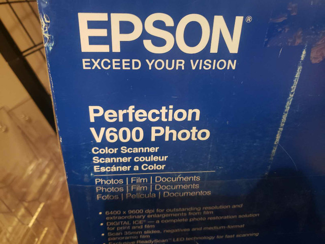 Epson Perfection V600 Color Scanner  in General Electronics in Calgary