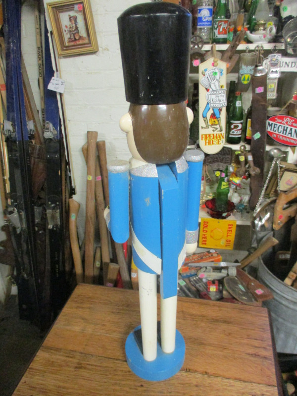 1970s TALL NUTCRACKER WOOD FIGURE $30. VINTAGE XMAS CHRISTMAS in Holiday, Event & Seasonal in Winnipeg - Image 4