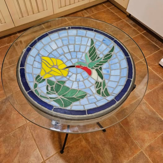 Mosaic stained glass and concrete stone and stand/table in Other Tables in Kingston - Image 4