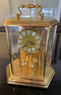 Heirloom Quartz Clock vintage