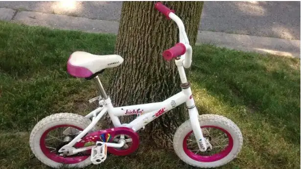 LITTLE PRINCESS BIKE in Kids in London - Image 2
