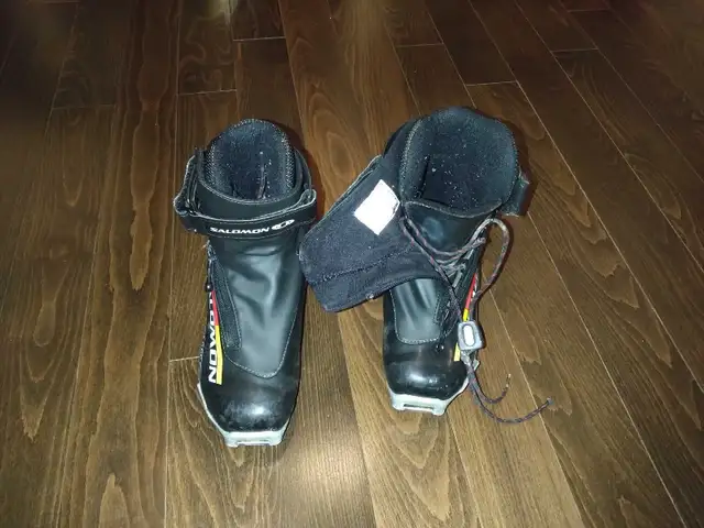 Salomon skate ski boots size 36.5 in Ski in Gatineau - Image 3