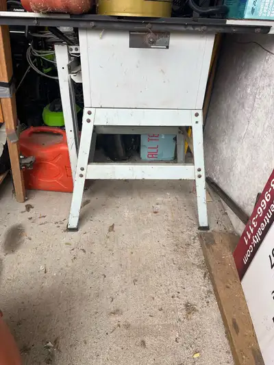 Saw with blade works perfect with guide