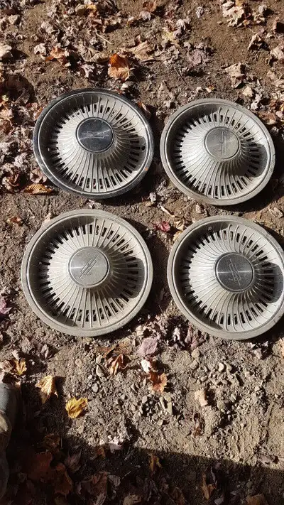 Nice set of Oldsmobile hub caps 14" $40 for the set