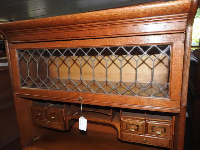 antique barrister bookcase with secretary desk, one lead window in Bookcases & Shelving Units in Hamilton - Image 6