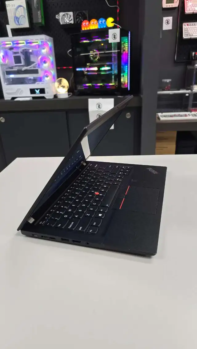 Lenovo ThinkPad T490s in Laptops in City of Toronto - Image 4