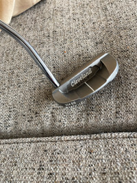 Cleveland putter right handed Huntington beach collection