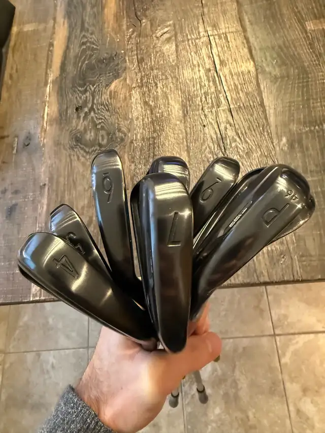 Titleist T100 Black Limited Edition 4-GW irons in Golf in Ottawa - Image 3