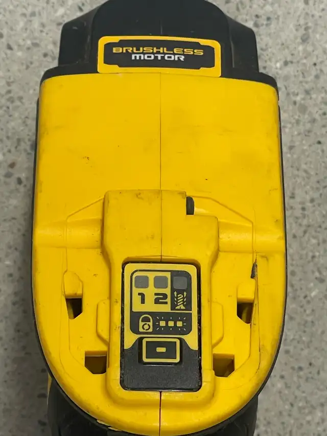 DeWALT DCF630 20V MAX XR Brushless Drywall Screwgun in Power Tools in Mississauga / Peel Region - Image 3