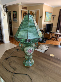 Lampe en vitrail  24.5 pouces ou 62 cm de haut