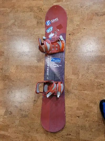 Avalanche 163cm Snowboard with Liquid bindings (M size), View more