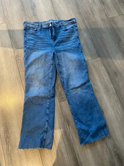 American eagle jeans size 10 I’m great condition- like new Please message if interested