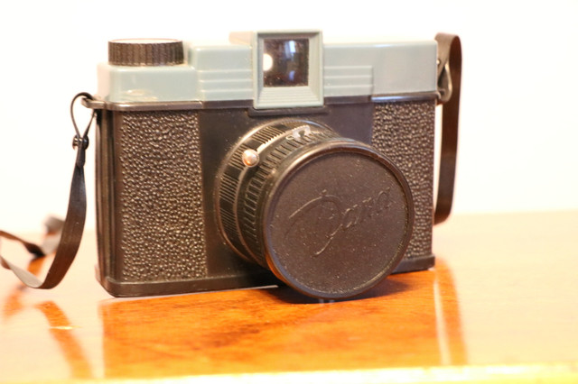 Vintage Diana F 120 Film Camera. NOT A Lomography Reproduction in Cameras & Camcorders in City of Toronto