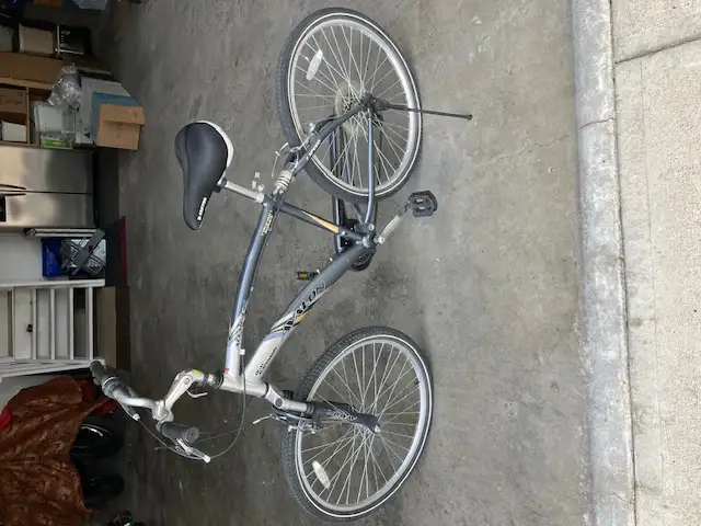 Mens Bike in Road in Calgary - Image 2