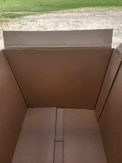 Description We are YOUR #1 Wholesale supplier of Used Pallets/Skids & Gaylord boxes. GAYLORDS: - 45"...