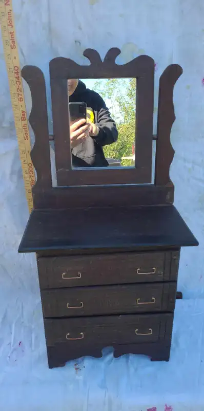 Antique circa 1920's Children's doll dresser with mirror in Arts & Collectibles in Saint John - Image 2