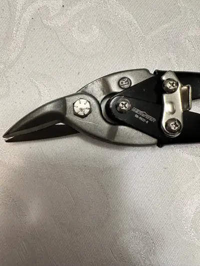 I am selling a used pair of Mastercraft aviation snips in NEW condition. This tool is perfect for ma...