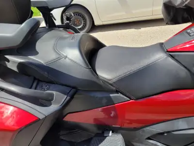 OEM Saddles heated for 2020 spyder or newer