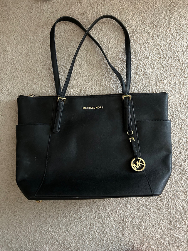 Medium Micheal kors black leather bag  in Women's - Bags & Wallets in Oakville / Halton Region