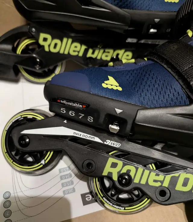 NEW-ROLLERBLADE Kids Microblade Inline Skates in Skates & Blades in Windsor Region - Image 3