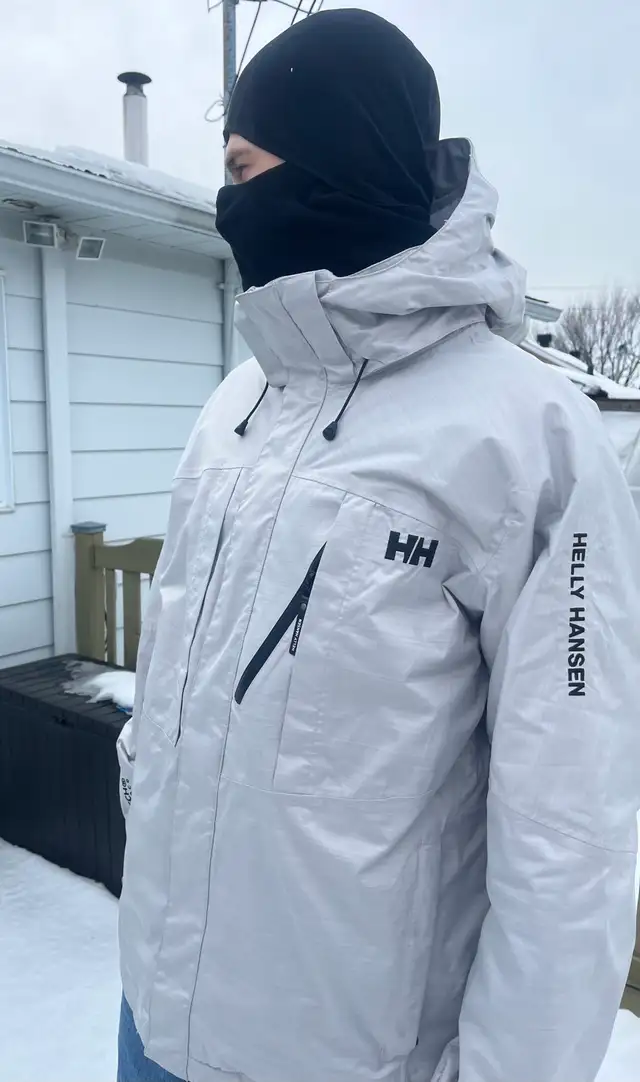 Helly Henson Winter ski jacket in Men's in Laval / North Shore - Image 2