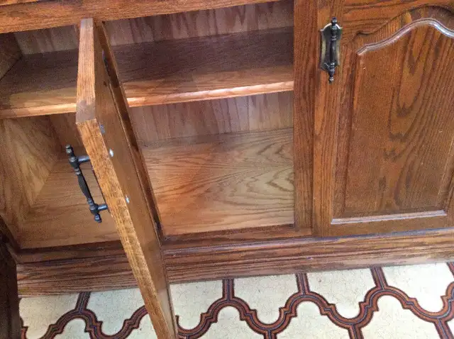 Vaisselier buffet bois massif - Dresser wall unit in Hutches & Display Cabinets in City of Montréal - Image 3